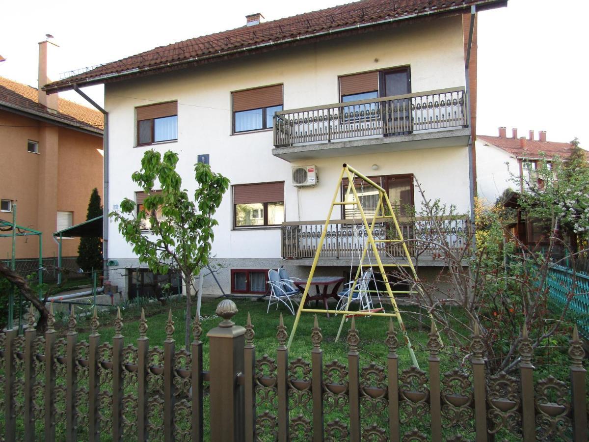 Apartman Milena クラドヴォ エクステリア 写真